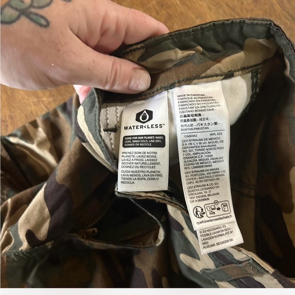 Levi’s 94 baggy camo cargo pants - Picture 6 of 6